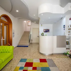 *** Отель Eraclea Италия