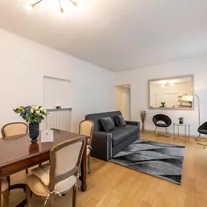 Royal - Centro Cadorna , Milan Italy